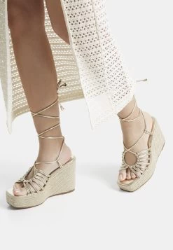 BERSHKA Sandalen Met Hoge Hak - Gold Coloured