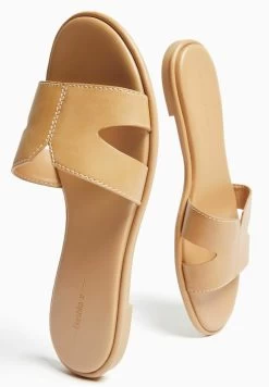 BERSHKA Cut-Out Detail-Flat- Badslippers - Sand -Bershka 0200b33503434dcb82e004438c5c2145