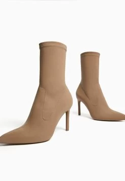 BERSHKA Fitted- Korte Laarzen - Sand -Bershka 04814a35f2194295b0c9e768482eb625