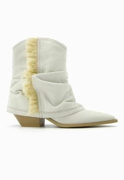 BERSHKA With Fringing - Cowboy-/Bikerlaarsjes - Beige -Bershka 049008d2d7d6497ba18192ae97c8ca26