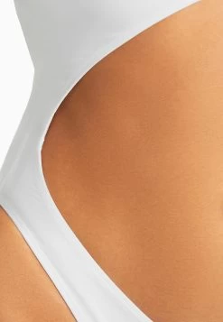 BERSHKA Shimmer Cut Out- Badpak - White 9 BERSHKA Shimmer Cut Out- Badpak - White -Bershka 0496739affb44a9888187d66297806d0