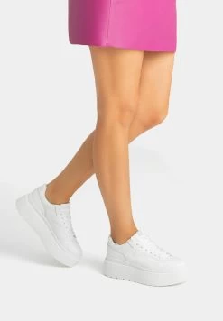 BERSHKA Sneakers Laag - White