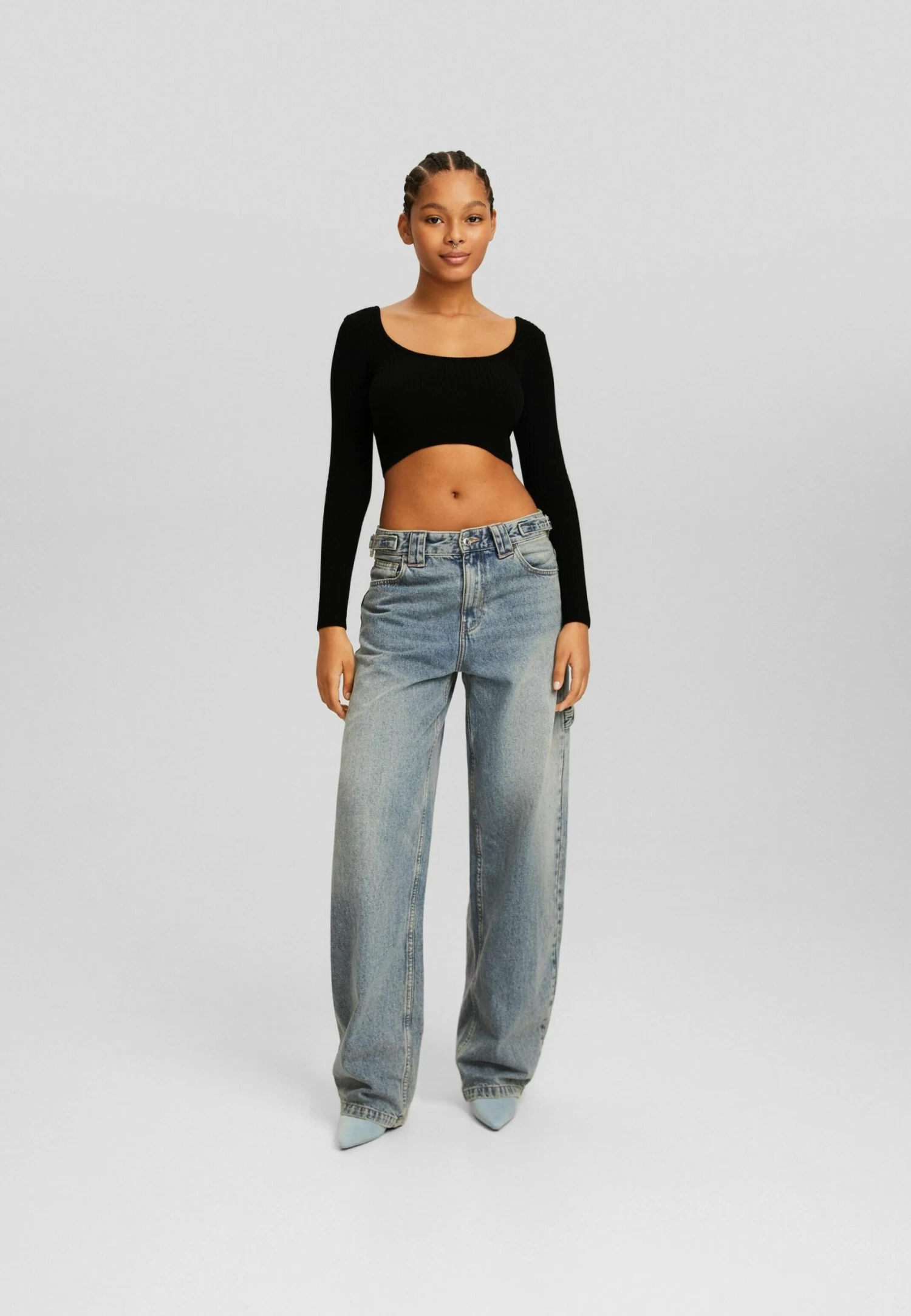 BERSHKA With Low-Cut Neckline - Cropped - Trui - Black 2 BERSHKA With Low-Cut Neckline - Cropped - Trui - Black - Afbeelding 2