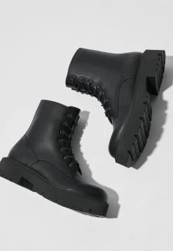 BERSHKA Veterboots - Black -Bershka 0970049a526342b3ac5d10fca7e556e3