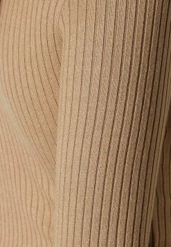 BERSHKA High Neck- Trui - Camel -Bershka 09dc3bde8f404695bd44fdb89bd10cf1