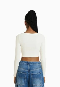 BERSHKA Buttoned - Vest - Off White 8 BERSHKA Buttoned - Vest - Off White -Bershka 0a88aa452ca344629ef8fcff759152cc