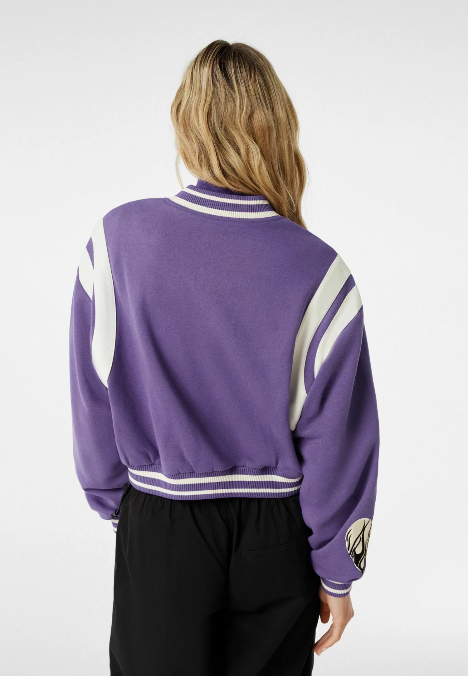 BERSHKA Cropped Varsity - Bomberjacks - Mauve 3 BERSHKA Cropped Varsity - Bomberjacks - Mauve - Afbeelding 3