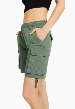 BERSHKA With StrapsBermuda- Shorts - Khaki -Bershka 0f8bbb8a2bc64344868aa1b36b4c8e92