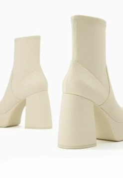 BERSHKA Enkellaarsjes Met Plateauzool - Sand 12 BERSHKA Enkellaarsjes Met Plateauzool - Sand -Bershka 11165925d2c54c109b2ec0f7313e6d4d