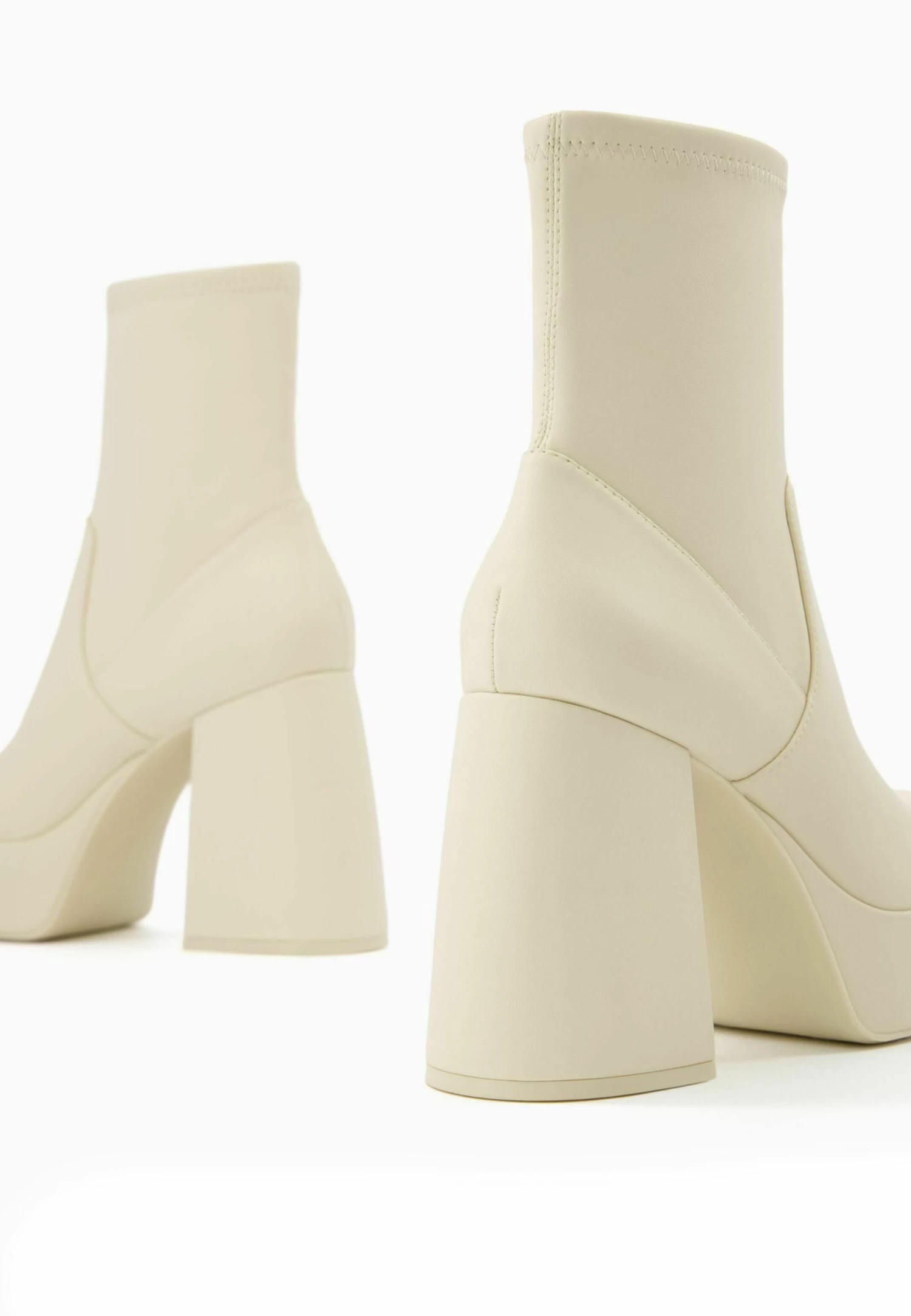 BERSHKA Enkellaarsjes Met Plateauzool - Sand 6 BERSHKA Enkellaarsjes Met Plateauzool - Sand - Afbeelding 6