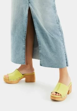 BERSHKA Studded- Clogs - Light Green