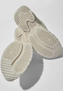 BERSHKA Detail Contrast - Sneakers Laag - Beige -Bershka 17275ce364e748dd93cf9c862d00d768