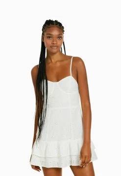 BERSHKA Ruffled With Swiss Embroidery - Jurk - White