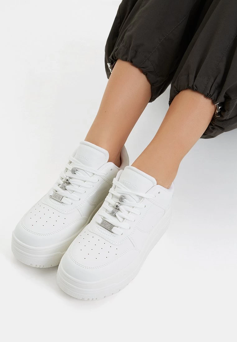 BERSHKA Rhinestone- Sneakers Laag - White 1 BERSHKA Rhinestone- Sneakers Laag - White