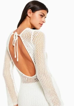BERSHKA Long Sleeve Open Back Midi - Gebreide Jurk - Beige -Bershka 1b5e2846f4124651bcf46a945f972b2f