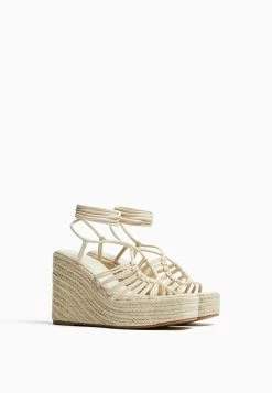 BERSHKA Sandalen Met Hoge Hak - Beige -Bershka 1b93847e34b246a6a7efef6d1340a2e4