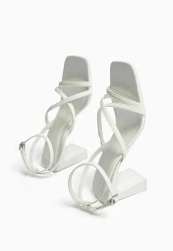 BERSHKA With Ankle Strap - Sandalen - White 10 BERSHKA With Ankle Strap - Sandalen - White -Bershka 1bfdcd5af3b749f8b9f95893bc0738a5