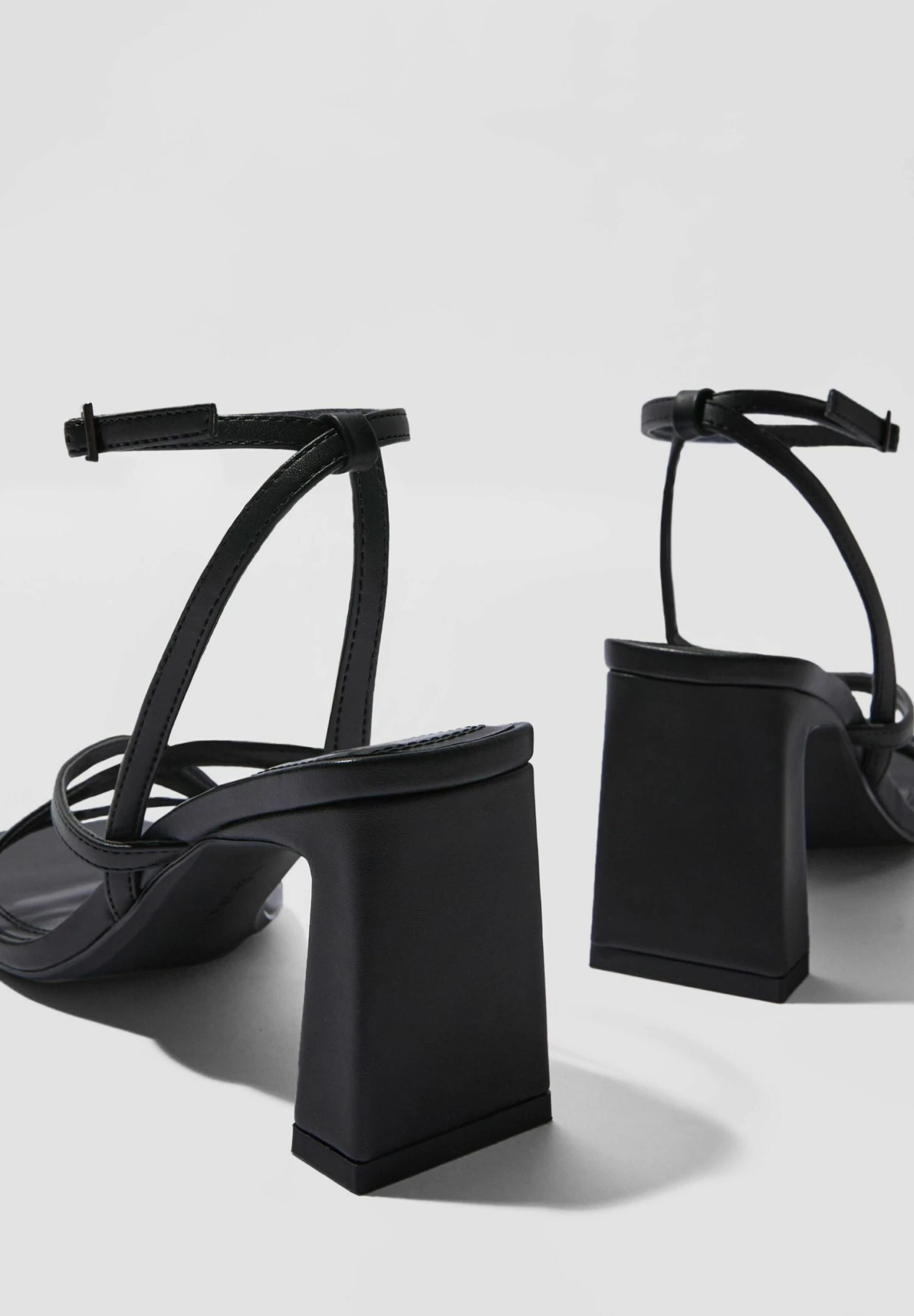 BERSHKA With Ankle Strap - Sandalen - Black 4 BERSHKA With Ankle Strap - Sandalen - Black - Afbeelding 4