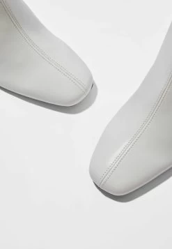 BERSHKA Korte Laarzen - White -Bershka 227a2e50f8d04898becc8615635232be