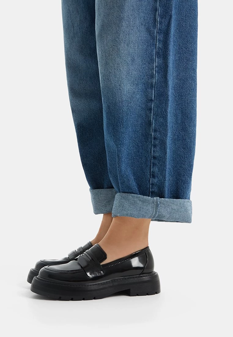 BERSHKA Penny Strap And Track - Instappers - Black 1 BERSHKA Penny Strap And Track - Instappers - Black