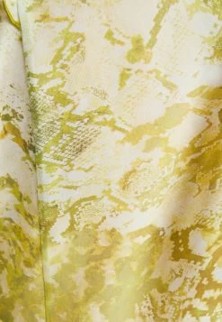 BERSHKA Long Sleeve With Ruffles And Print - Blouse - Green -Bershka 24aba0396bed4b83a804a63d595eec38