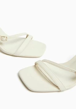 BERSHKA With Ankle Strap - Strappy 11720160 - Sandalen - White 11 BERSHKA With Ankle Strap - Strappy 11720160 - Sandalen - White -Bershka 24c489d7637543b4bf9f305260ab0d70