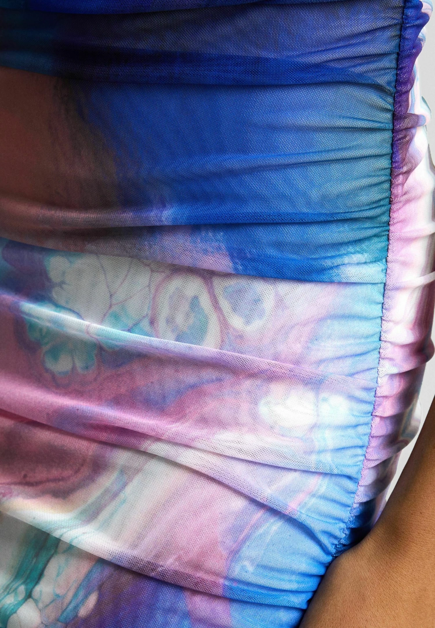 BERSHKA Asymmetric Print - Etui-Jurk - Light Blue 3 BERSHKA Asymmetric Print - Etui-Jurk - Light Blue - Afbeelding 3