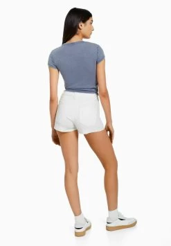 BERSHKA Comfort With Turn-Up Hems - Shorts - Off White -Bershka 2add57c7d78142c4b225017c3af9b1b4