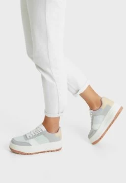 BERSHKA Contrast Platform - Sneakers Laag - Beige