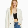 BERSHKA Regular­Fit Tailored - Feminine-Cut Double-Breasted - Halflange Jas - White