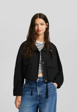 BERSHKA Effect Short - Lichte Jas - Black