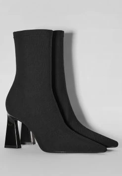 BERSHKA Korte Laarzen - Black -Bershka 35303ecc7f7f44d299d072a47c874d9f