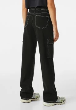BERSHKA Cargo - Relaxed Fit Jeans - Black -Bershka 3727922417bb4630b8eed6c9d2a23497