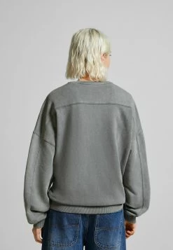 BERSHKA Oversized - Sweater - Grey -Bershka 394429574c094be48d19d0b32ff460e0