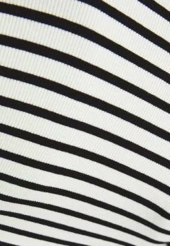 BERSHKA Long Sleeve Mini- Etui-Jurk - White -Bershka 3a92b99d794d4548a2189416d0e3f01b