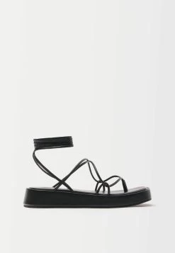 BERSHKA Sandalen - Black -Bershka 3e96ebabac1e41f282d2e9dba056d3a5