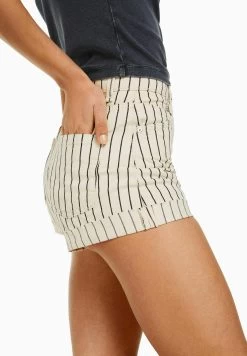 BERSHKA Comfort With Turn-Up Hems - Shorts - Beige -Bershka 3eb2e5445f4243e1b5c50d7e3bdcc53a