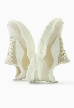 BERSHKA Detail - Contrast - Sneakers Laag - Sand -Bershka 3f1121ab36974607b6504cf9a470613e
