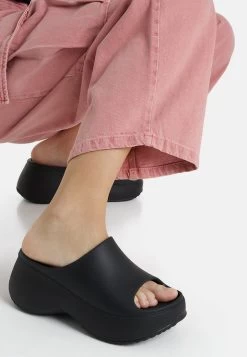 BERSHKA Platform- Badslippers - Black -Bershka 40babd6b6e384e4a92d75b72536cdc46