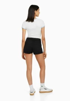BERSHKA Comfort With Turn-Up Hems - Shorts - Black -Bershka 420a9d2b3183417791eaadfe5568a672