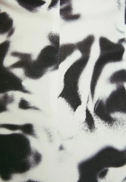 BERSHKA Printed Cut-Out - Etui-Jurk - Black/White 11 BERSHKA Printed Cut-Out - Etui-Jurk - Black/White -Bershka 43a5f5e642e7442ea73d687389ae5570