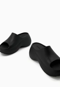 BERSHKA Platform- Badslippers - Black -Bershka 43c2689aa9f749a692435df5e9abf1dc