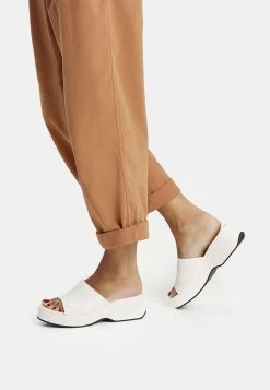 BERSHKA Muiltjes - White