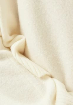 BERSHKA Trui - Off White -Bershka 44e27f6c2b2d4adb8a8cff72a0040f45