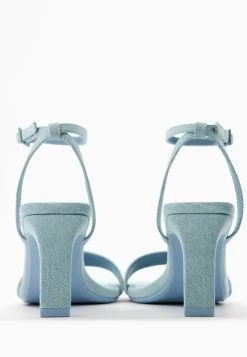 BERSHKA Sandalen - Light Blue Denim -Bershka 46bdb33ca698409a81efab15d7920434