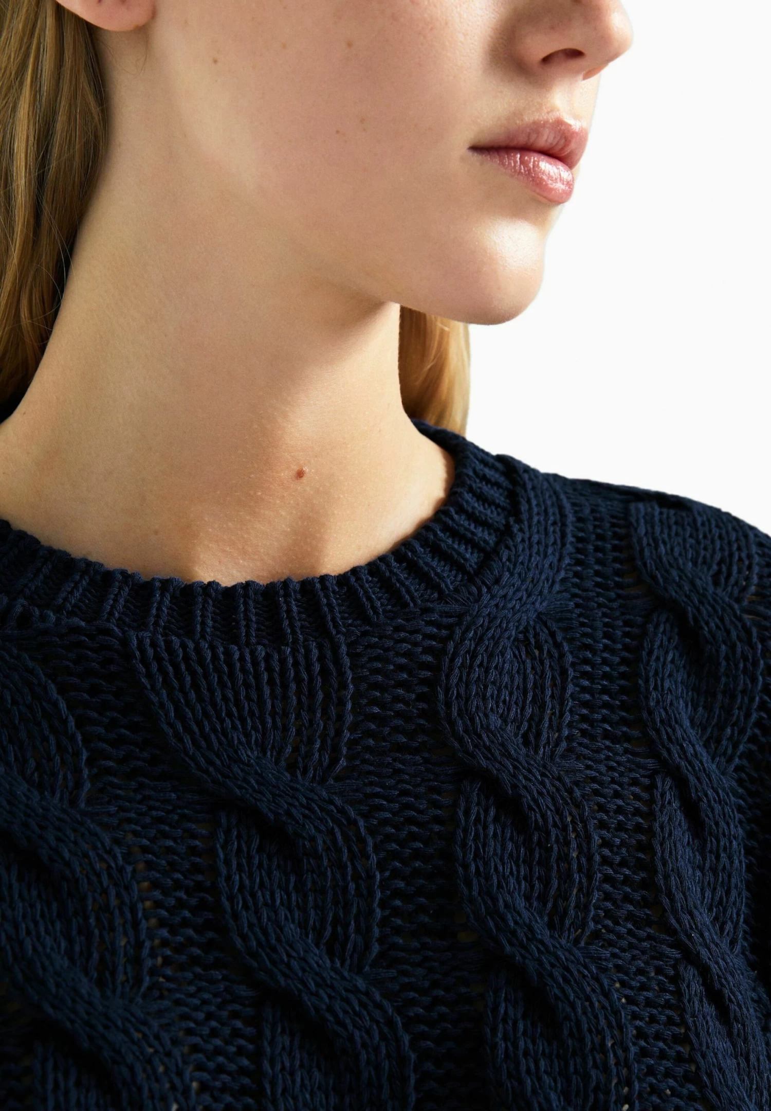 BERSHKA Cable-Round Neck - Trui - Dark Blue 4 BERSHKA Cable-Round Neck - Trui - Dark Blue - Afbeelding 4