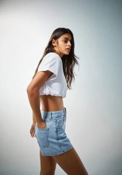 BERSHKA Mom Fit - Jeansshort - Light Blue -Bershka 490b6090f3ff4433bfc3bc8e10751047