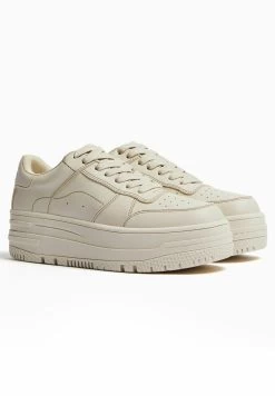 BERSHKA Monochrome - Sneakers Laag - Sand -Bershka 4a4b8bed6f8340a7a764df1681b0ed99