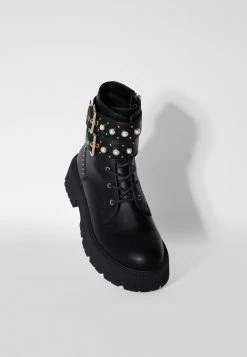 BERSHKA Faux Pearl Studded Flat- Cowboy-/Bikerlaarsjes - Black -Bershka 4bb7d068e7b24f46a0d2abc2bc15908b