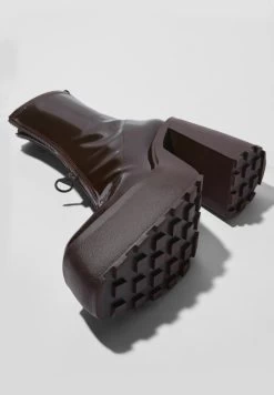 BERSHKA Enkellaarsjes Met Hoge Hak - Brown 10 BERSHKA Enkellaarsjes Met Hoge Hak - Brown -Bershka 4c3fc75b3f7b49b983d0839ba585d56e